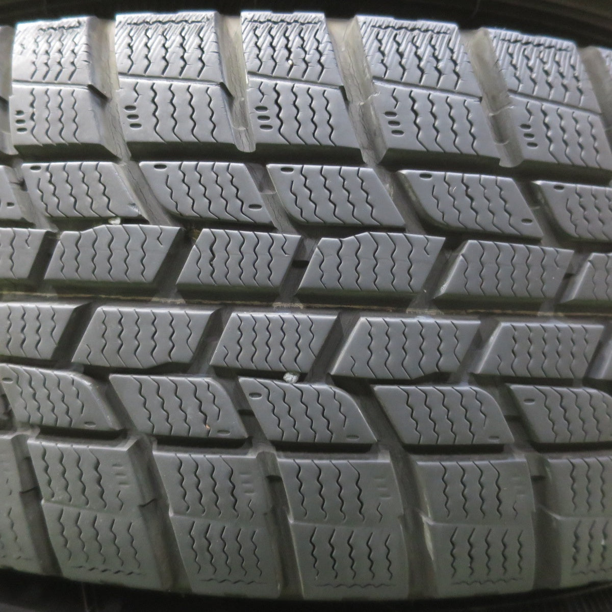 バリ溝!キレイ!8.5分◎スタッドレス 195/65R16 グッドイヤー アイスナビ6 ravrion RS01 ラブリオン 16インチ PCD100/4H◎6102012イス