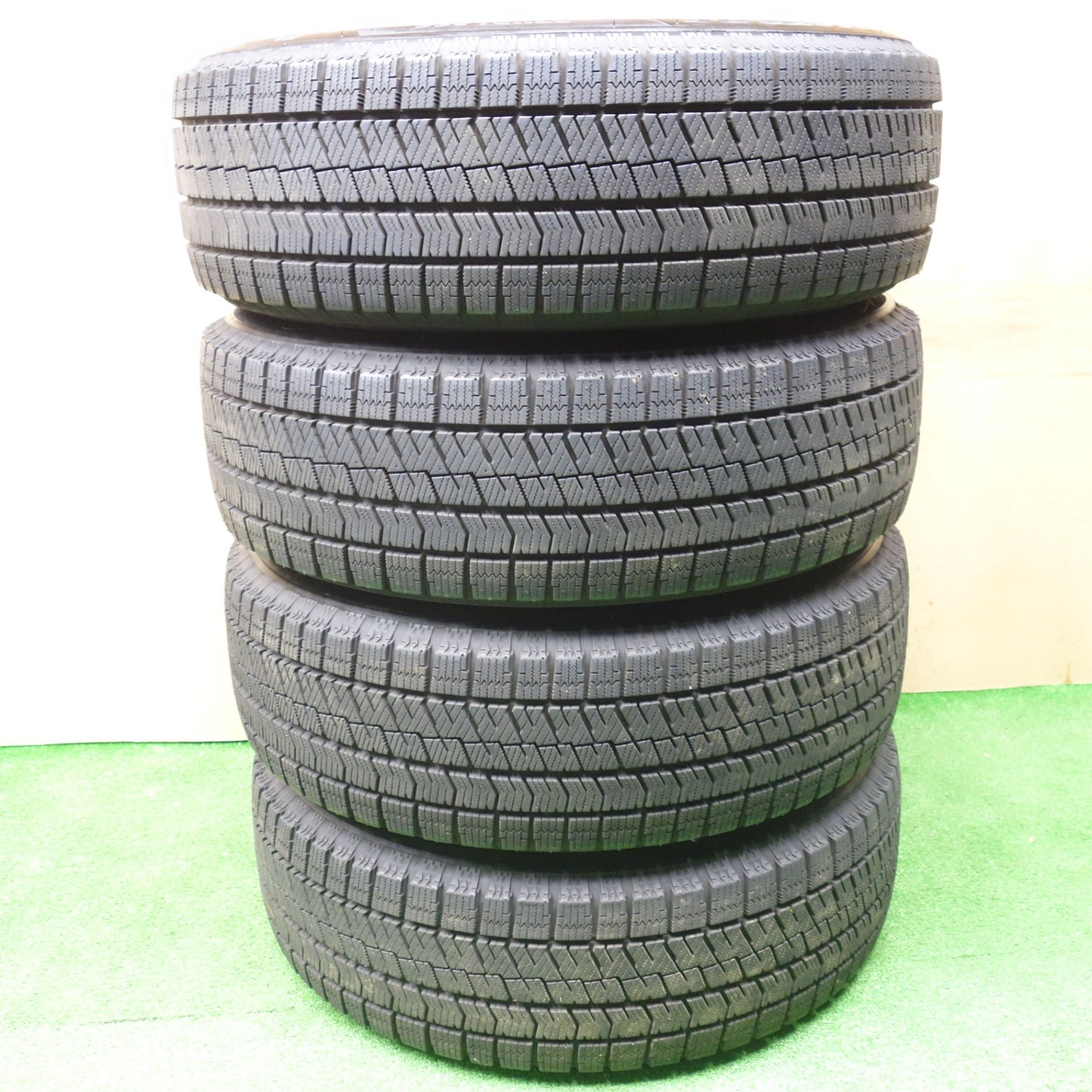 バリ溝!24年!キレイ!9.5分★スタッドレス 205/65R16 ブリヂストン ブリザック VRX2 VELVA SPORTZ ヴェルヴァ 16インチ PCD114.3/5H★5122002KTス