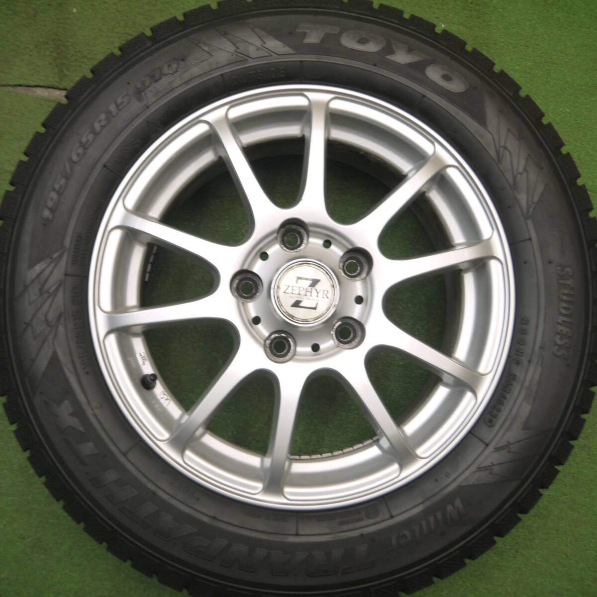 バリ溝!23年!キレイ!9.5分以上★スタッドレス 195/65R15 トーヨー ウインター トランパス TX ZEPHYR ゼファー 15インチ PCD114.3/5H★5021214Hス