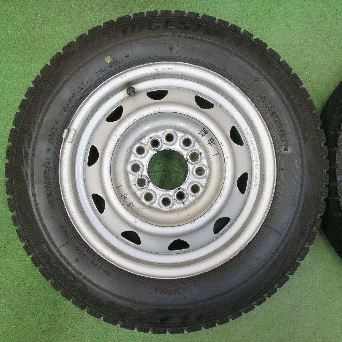 4本価格★スタッドレス 145/80R13 ブリヂストン ブリザック VRX2 スチール ホイール 13インチ PCD100 110 114.3/4H マルチ★5042406イス