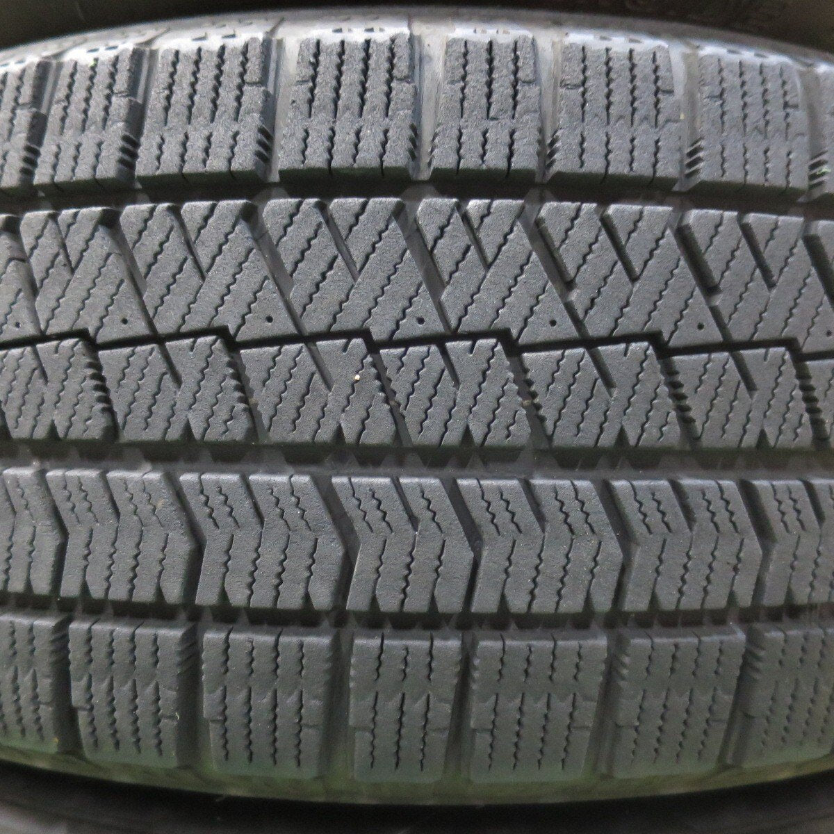 キレイ★スタッドレス 205/60R16 ブリヂストン ブリザック VRX2 SPORT ABELIA スポルト アベリア PCD114.3/5H★5013103イス