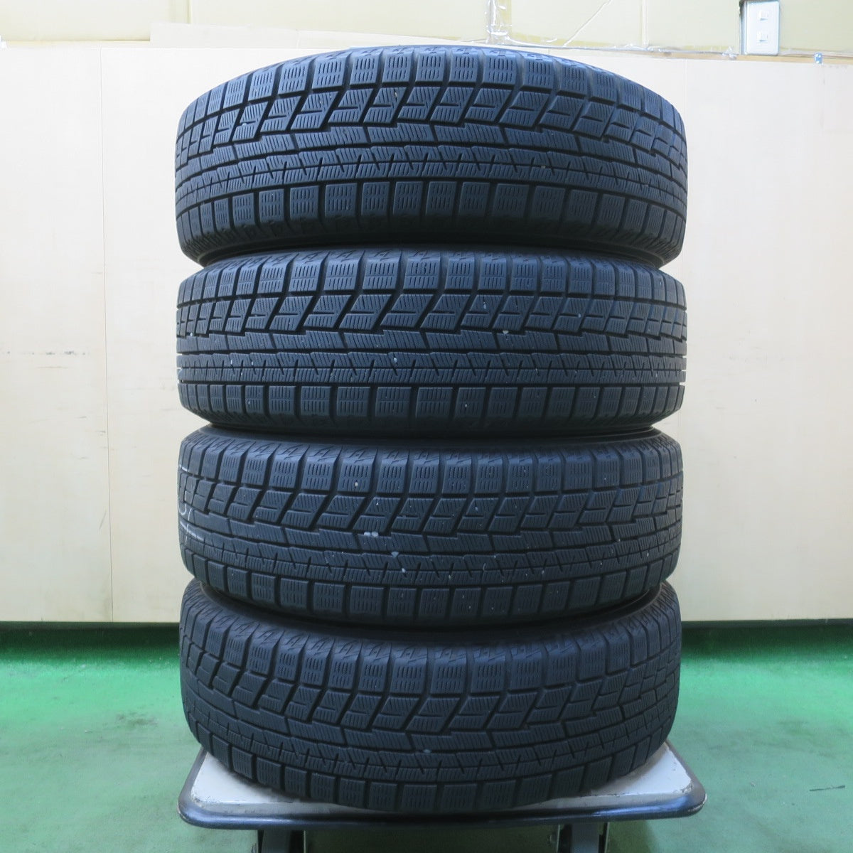 バリ溝!キレイ!9.5分★スタッドレス 195/60R17 ヨコハマ アイスガード iG60 JOKER ジョーカー 17インチ PCD100/4H★6013110イス
