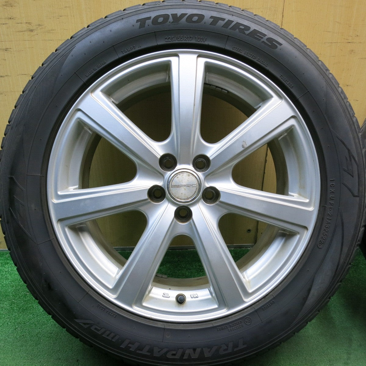 4本価格!22年★フォレスター 等 225/55R17 トーヨー トランパス MP7 PRD 社外 アルミ 17インチ PCD100/5H★5083001HAノ