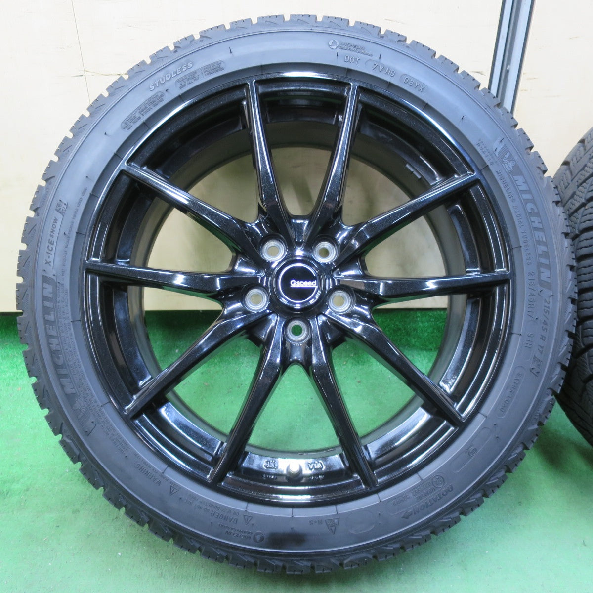 バリ溝!22年!キレイ!9.5分★G.Speed プリウス 等 215/45R17 スタッドレス ミシュラン X-ICE SNOW Gスピード 17インチ PCD100/5H★5041207イス