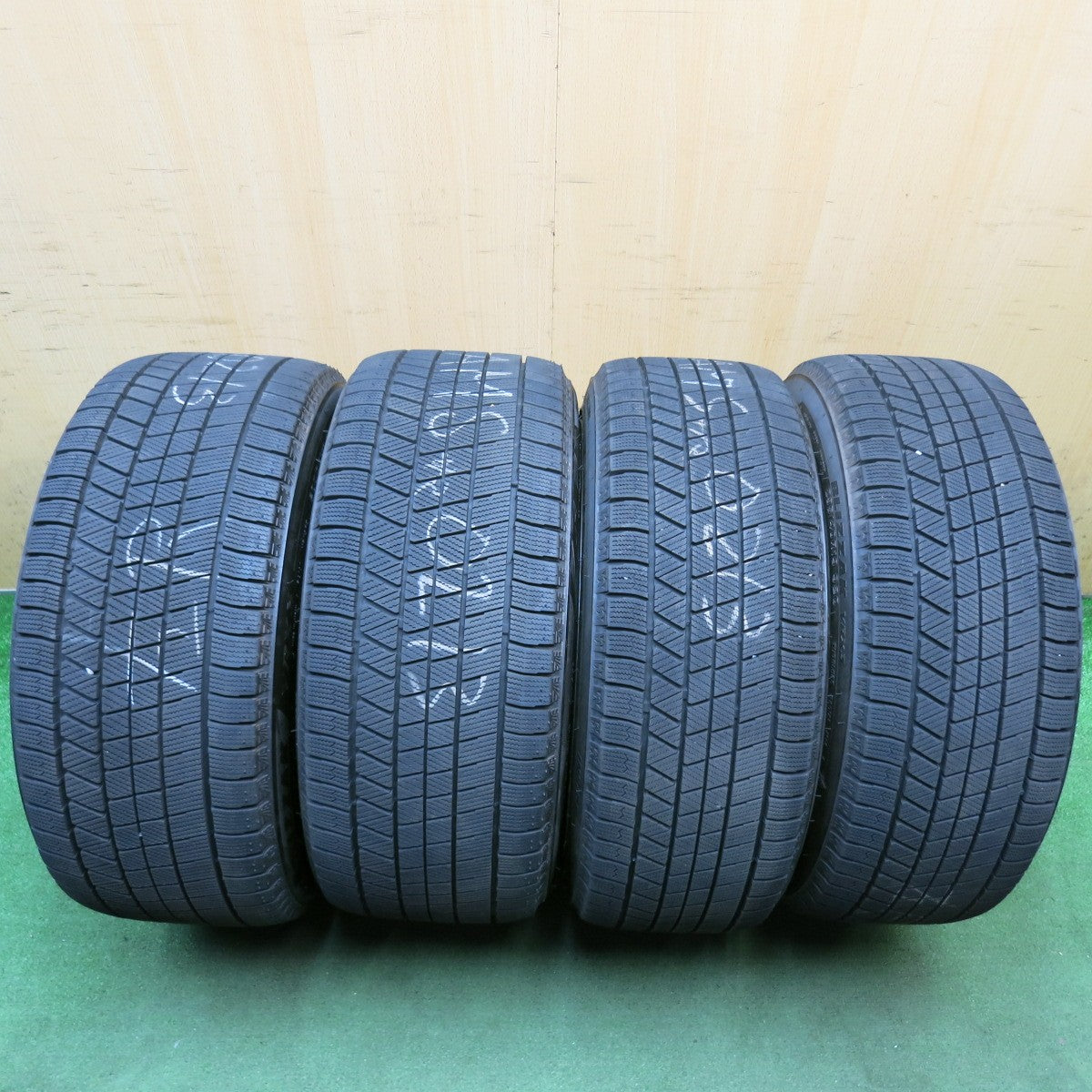 センサー付!バリ溝!24年!9.5分◎レクサス IS 500 Fスポーツ 純正 235/40R19 265/35R19 スタッドレス ブリヂストン ブリザック VRX3 19インチ PCD114.3/5H◎6092605HAス