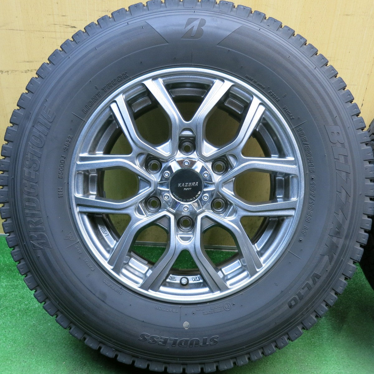 バリ溝!22年!キレイ!9分◎スタッドレス 195/80R15 107/105N ブリヂストン ブリザック VL10 KAZERA H301 MONZA カゼラ 15インチ PCD139.7/6H◎6101110HAス