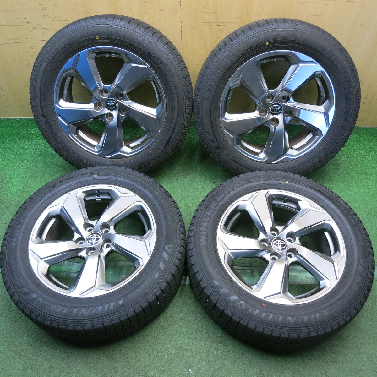 バリ溝!キレイ!9.5分◎トヨタ 50系 RAV4 Gグレード 純正 225/60R18 スタッドレス ダンロップ ウインターマックス 03 18インチ PCD114.3/5H◎6101503HAス
