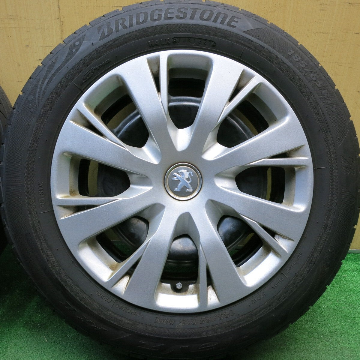 バリ溝!21年!8.5分★プジョー 208 純正 スチール 185/65R15 ブリヂストン プレイズ PX2 15インチ PCD108/4H★5042713HAノ