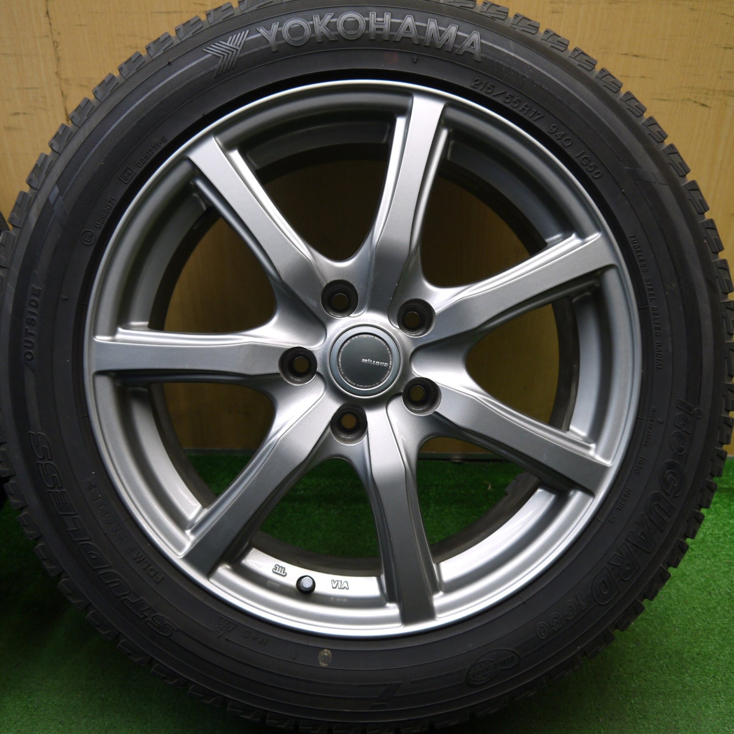 バリ溝!キレイ!8.5分★スタッドレス 215/55R17 ヨコハマ アイスガード iG50 MiLLOUS ミルアス 17インチ PCD114.3/5H★5043007Hス