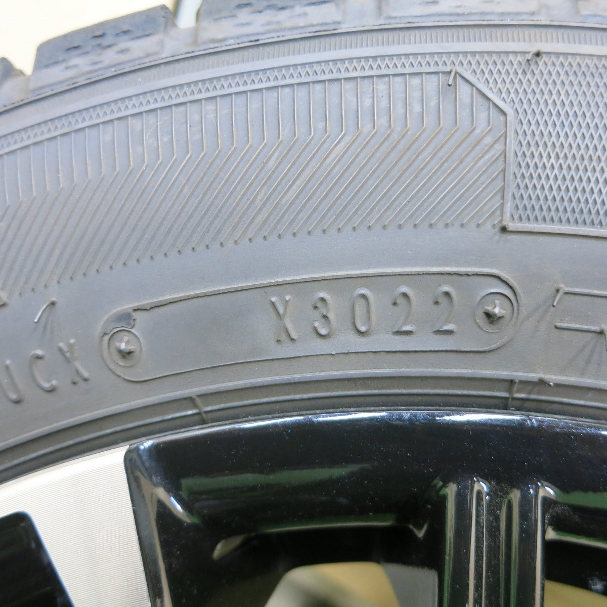 バリ溝!22年!キレイ!9分!1本★スタッドレス 165/65R14 グッドイヤー アイスナビ7 SMACK ENKEI 14インチ スマック エンケイ PCD100/4H★5051402ナス