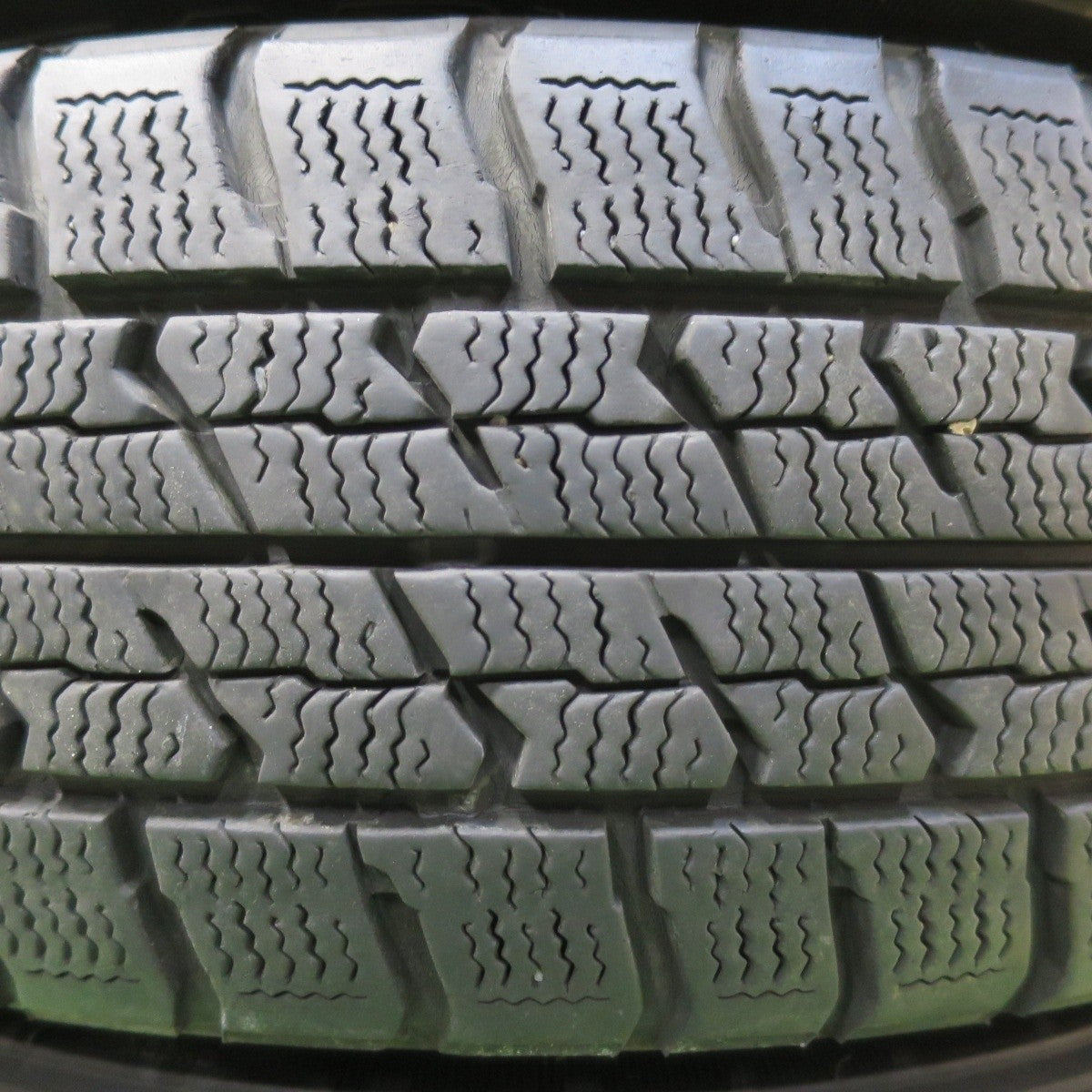 バリ溝!8.5分★スタッドレス 165/70R14 グッドイヤー アイスナビ ZEA2 FEID 14インチ PCD100/4H★5022711イス