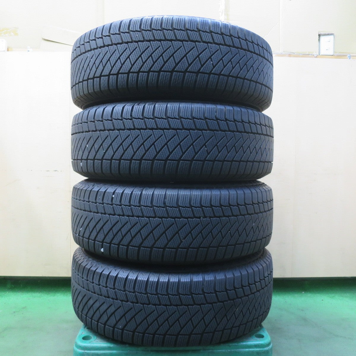 バリ溝!22年!キレイ!9.5分◎スタッドレス 225/65R17 バイキング WINTECH WT6 Exceeder エクシーダー 17インチ PCD114.3/5H◎6081106IMス