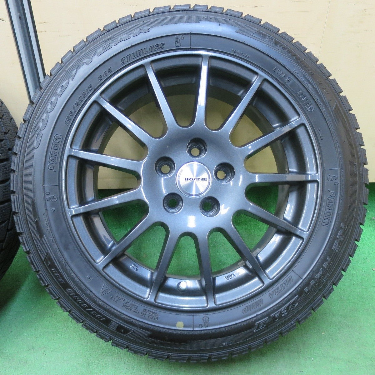 バリ溝!キレイ!9分★アウディ ワーゲン等 IRVINE F01 185/60R15 スタッドレス グッドイヤー アイスナビ ZEA2 アーヴィン 15インチ PCD100/5H★5031702イス
