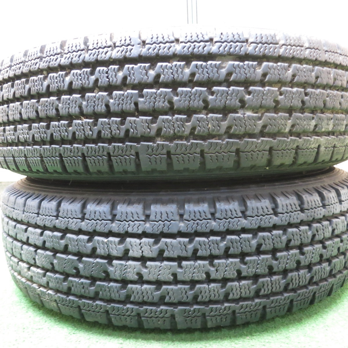 バリ溝!22年!キレイ!9.5分!2本★小型 トラック 165/80R14 91/90N スタッドレス トーヨー デルベックス 935 スチール ホイール DELVEX 14インチ PCD114.3/5H★5090601ナス