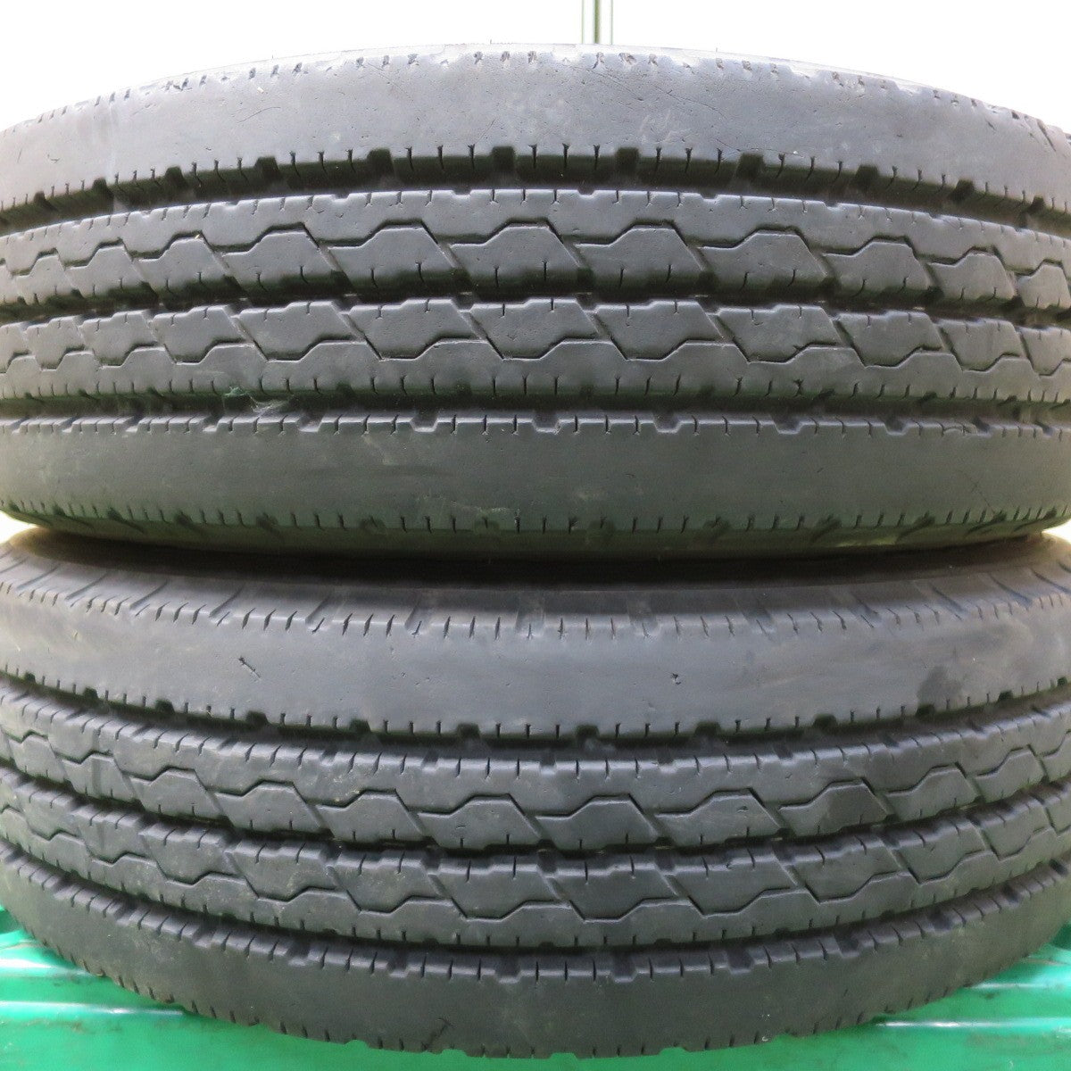バリ溝!9分!2本★トラック タイヤ 205/70R16 111/109L ブリヂストン デュラビス R205 16インチ★5062604イノタ