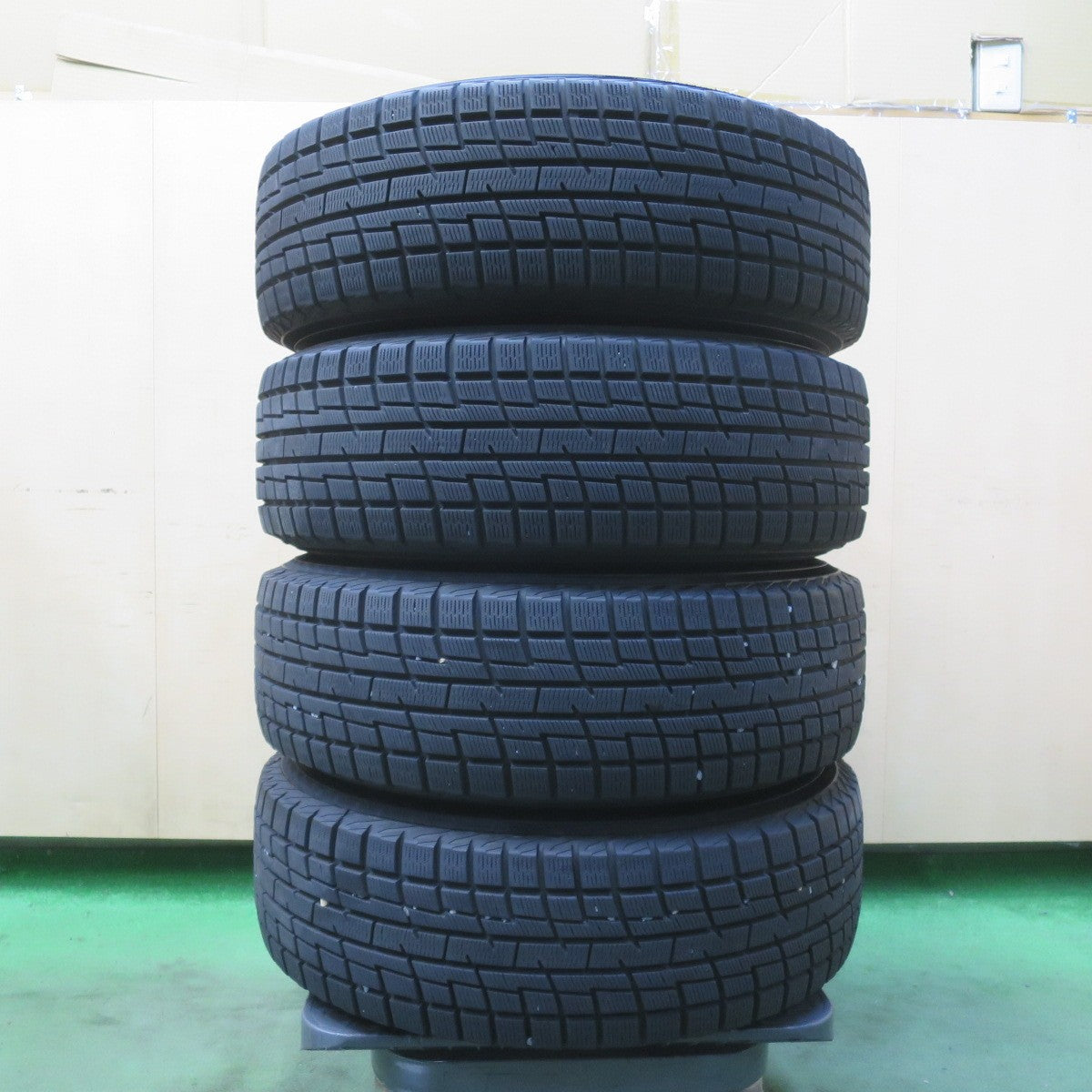 バリ溝!22年!8.5分★スタッドレス 185/70R14 プラクティバ アイス BP02 ヨコハマ BALMINUM GR6 バルミナ 14インチ PCD100/4H★6043019イス