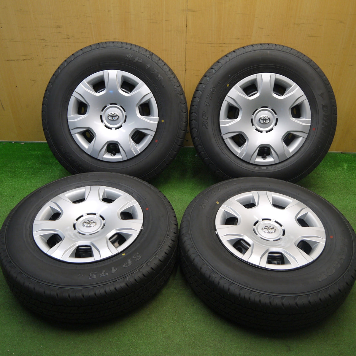 新車外し!25年★トヨタ 200系 ハイエース 純正 スチール 195/80R15 107/105S ダンロップ SP175N 15インチ PCD139.7/6H★6021005Hノ