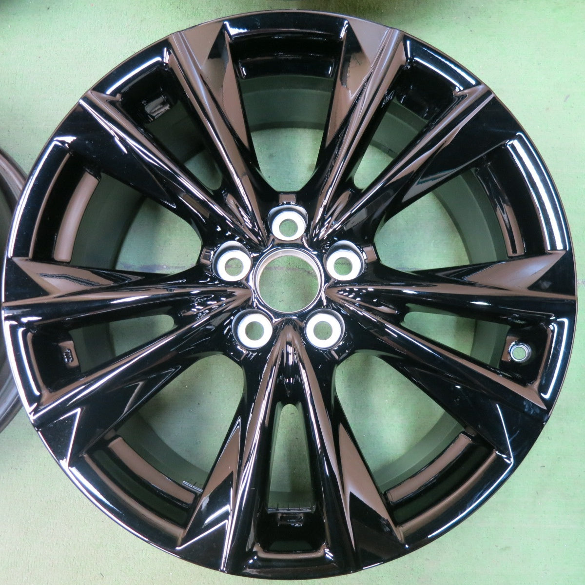 新車外し!付属品付き★レクサス ES Fスポーツ 純正 ホイール 19インチ 19×8J PCD114.3/5H★5052803SYホ