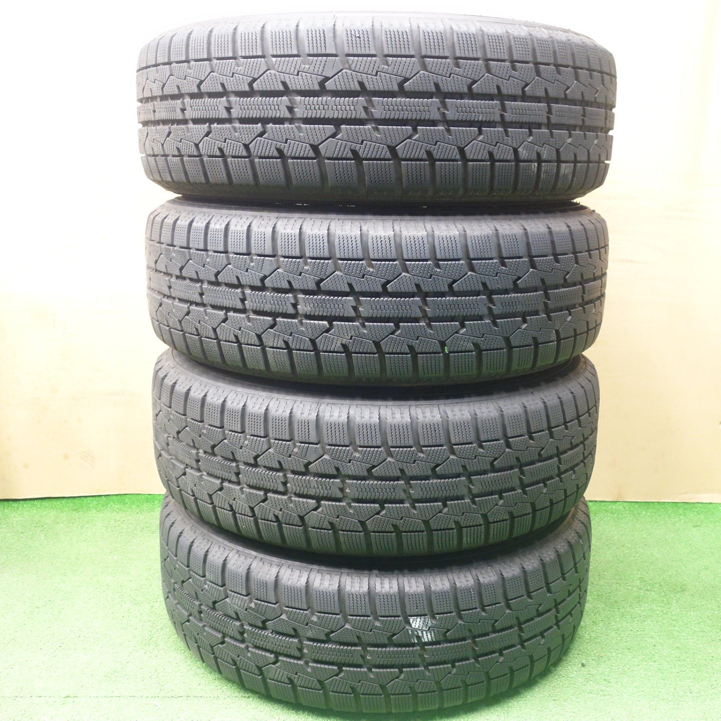 バリ溝!22年!9.5分★シエンタ 等 185/60R15 スタッドレス トーヨー オブザーブ ガリット GIZ TOPRUN トップラン 15インチ PCD100/5H★6020802KTス