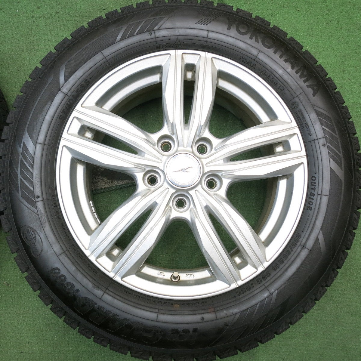 バリ溝!24年!キレイ!9.5分以上★スタッドレス 205/65R16 ヨコハマ アイスガード iG60 JOKER ジョーカー 16インチ PCD114.3/5H★5092006HAス