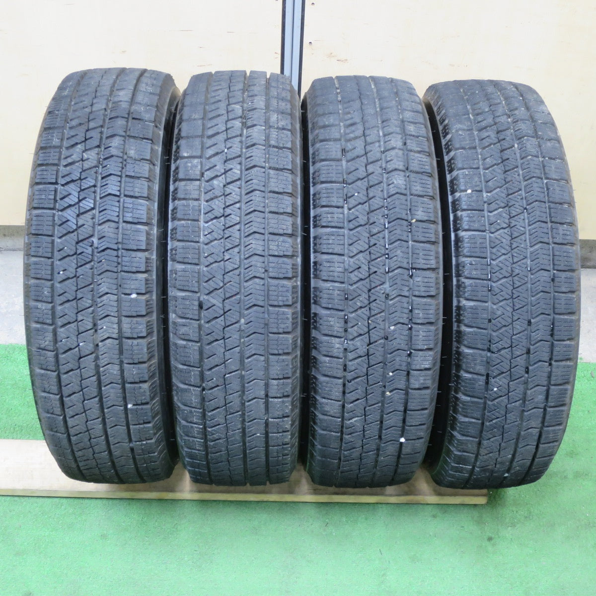 バリ溝!24年!キレイ!9分★スタッドレス 155/65R14 ブリヂストン ブリザック VRX2 SCHNEIDER MiD シュナイダー 14インチ PCD100/4H★5052601TTス