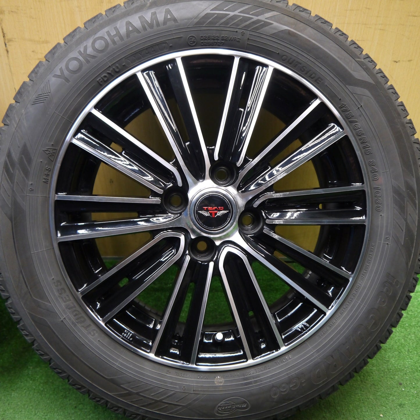 バリ溝!キレイ!8.5分★スタッドレス 175/65R15 ヨコハマ アイスガード iG60 TEAD テッド 15インチ PCD100/4H★5052107Hス