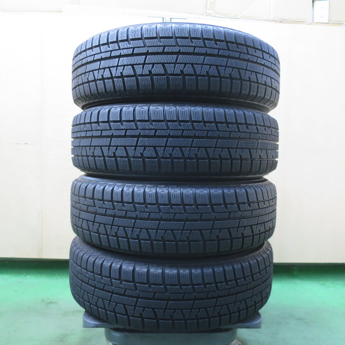 ほぼ未使用!キレイ★日産 キューブ 純正 スチール 175/65R15 スタッドレス ヨコハマ アイスガード iG50 プラス 15インチ PCD100/4H★6012807イス