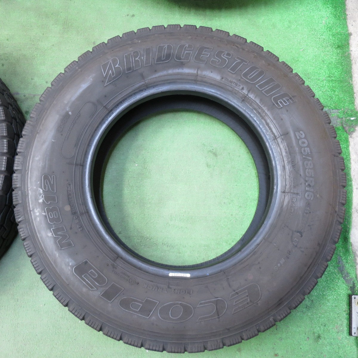 バリ溝!25年!8.5分!6本★トラック タイヤ 205/85R16 117/115N ブリヂストン エコピア M812 ミックス オールシーズン 16インチ★5102311イスタ