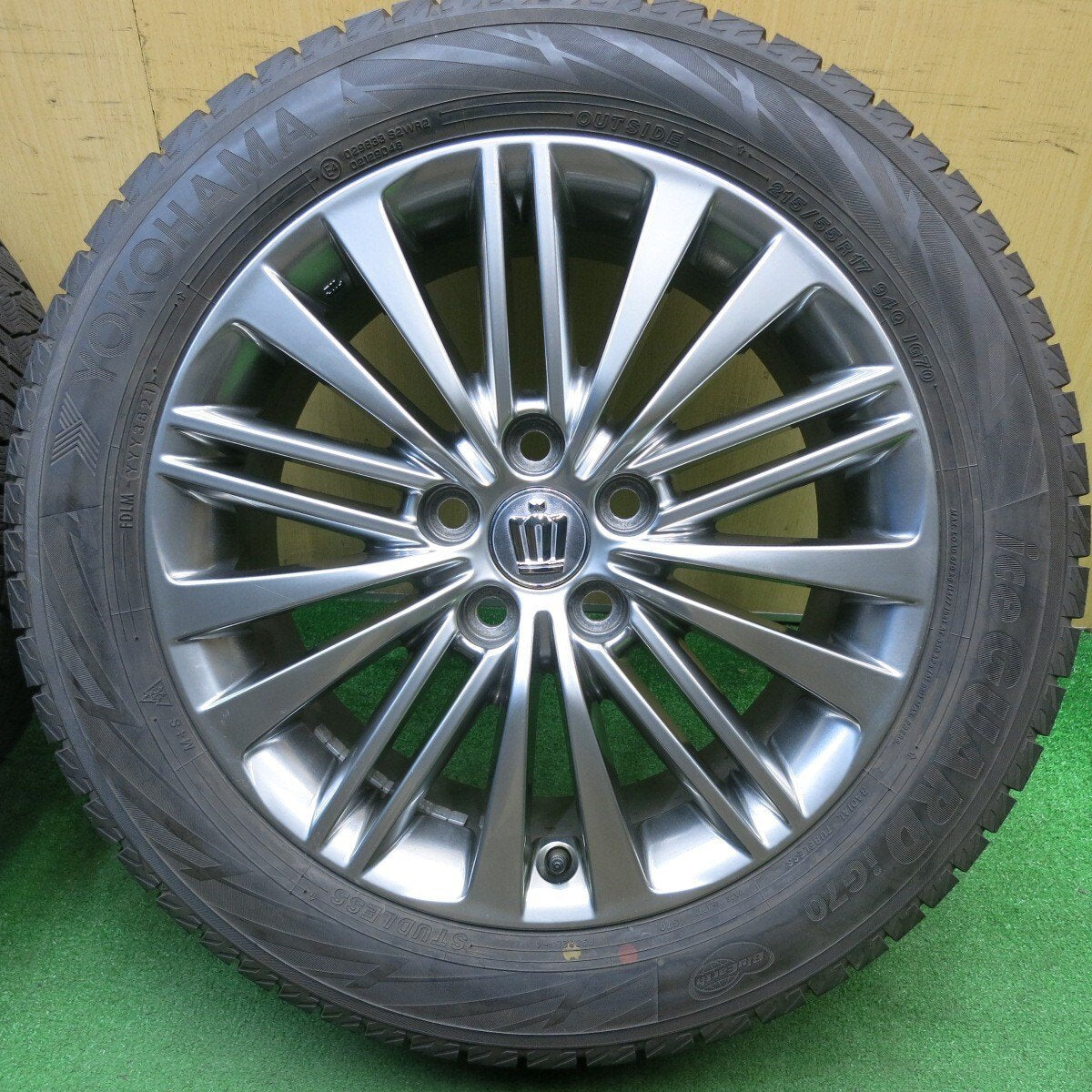 バリ溝!21年!9.5分以上★トヨタ 210系 クラウン ロイヤル 純正 OP 215/55R17 スタッドレス ヨコハマ アイスガード iG70 17インチ PCD114.3/5H★5031608TNス