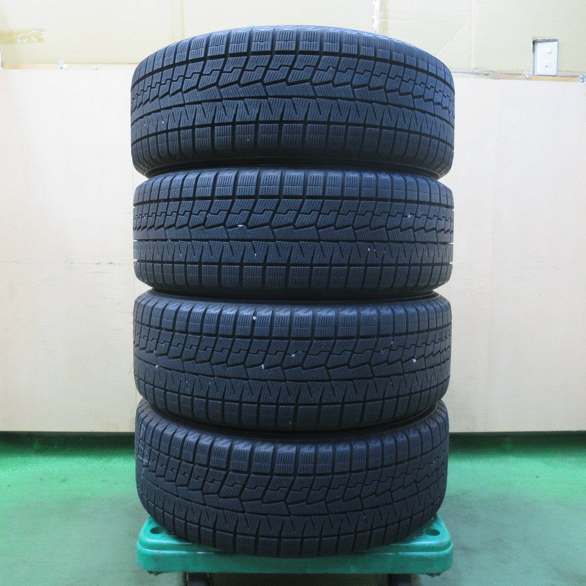 バリ溝!22年!キレイ!9.5分以上★SSR GTV03 TANABE 215/50R18 スタッドレス ヨコハマ アイスガード iG70 18インチ タナベ PCD114.3/5H★5120902イス