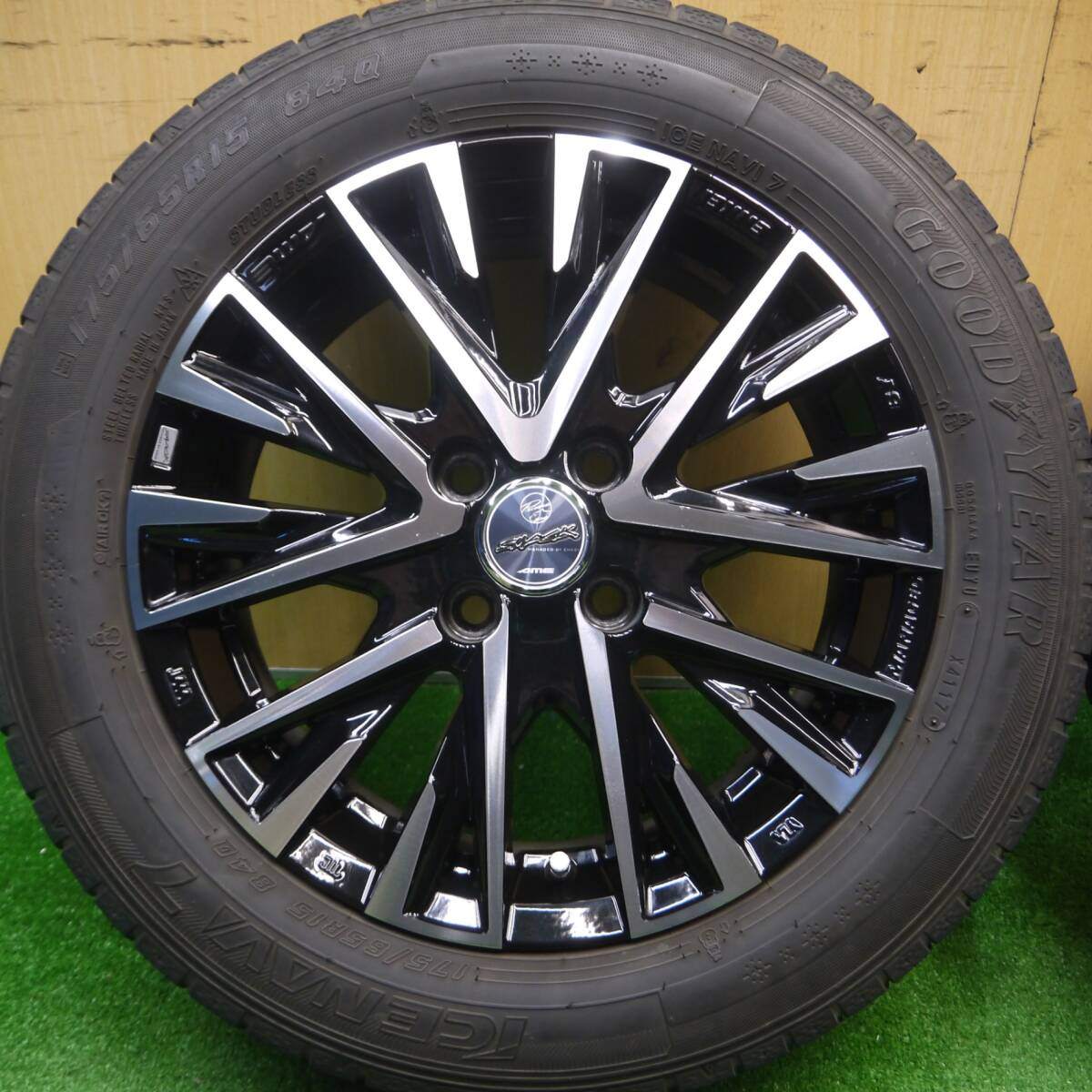 バリ溝!23年!キレイ!9分★SMACK レジーナ ENKEI AME 共豊 175/65R15 スタッドレス グッドイヤー アイスナビ7 スマック PCD100/4H★4112501Hス