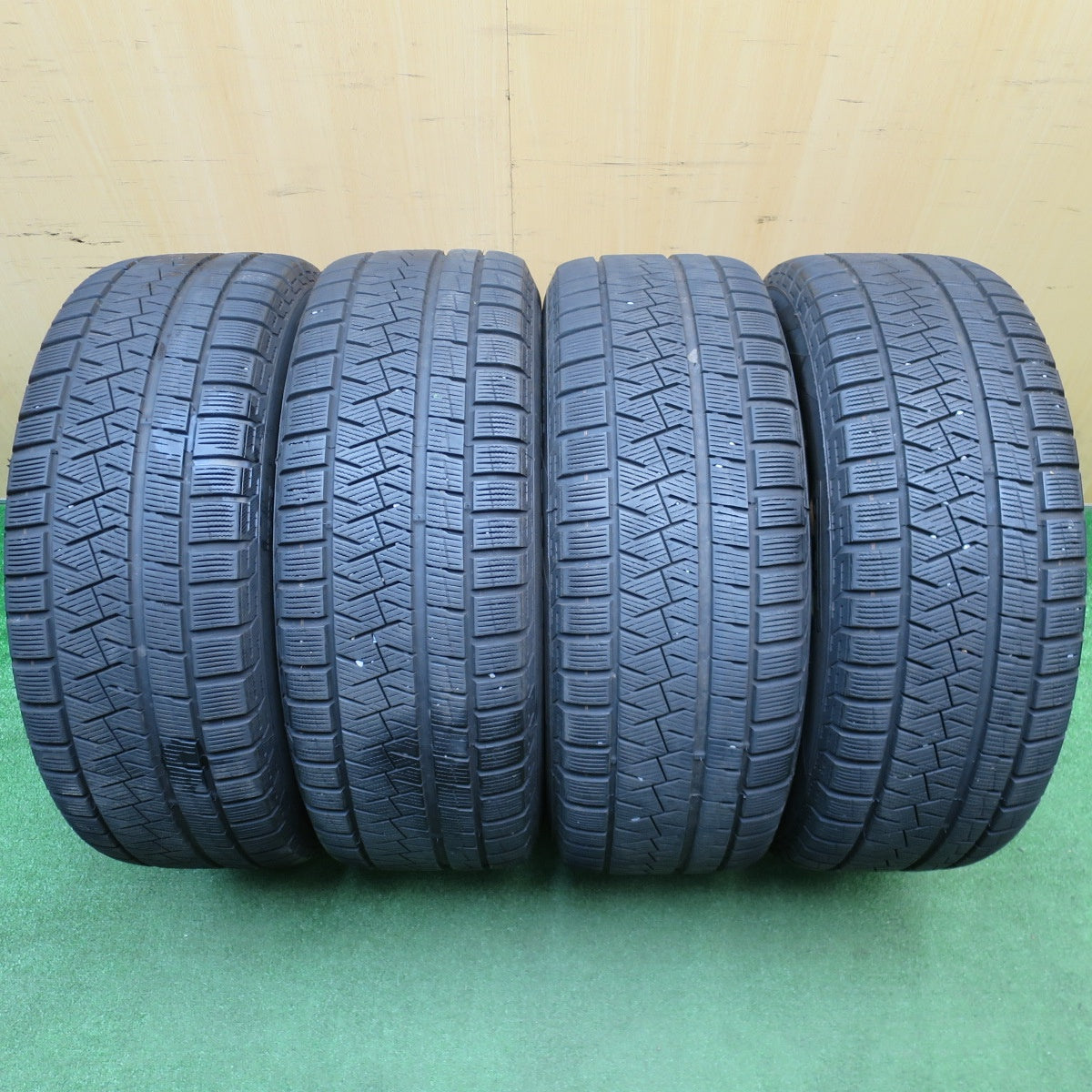 キレイ★スタッドレス 215/60R16 ピレリ アイスアシンメトリコ プラス ESTROSA エステローザ 16インチ PCD114.3/5H★5121802NJス