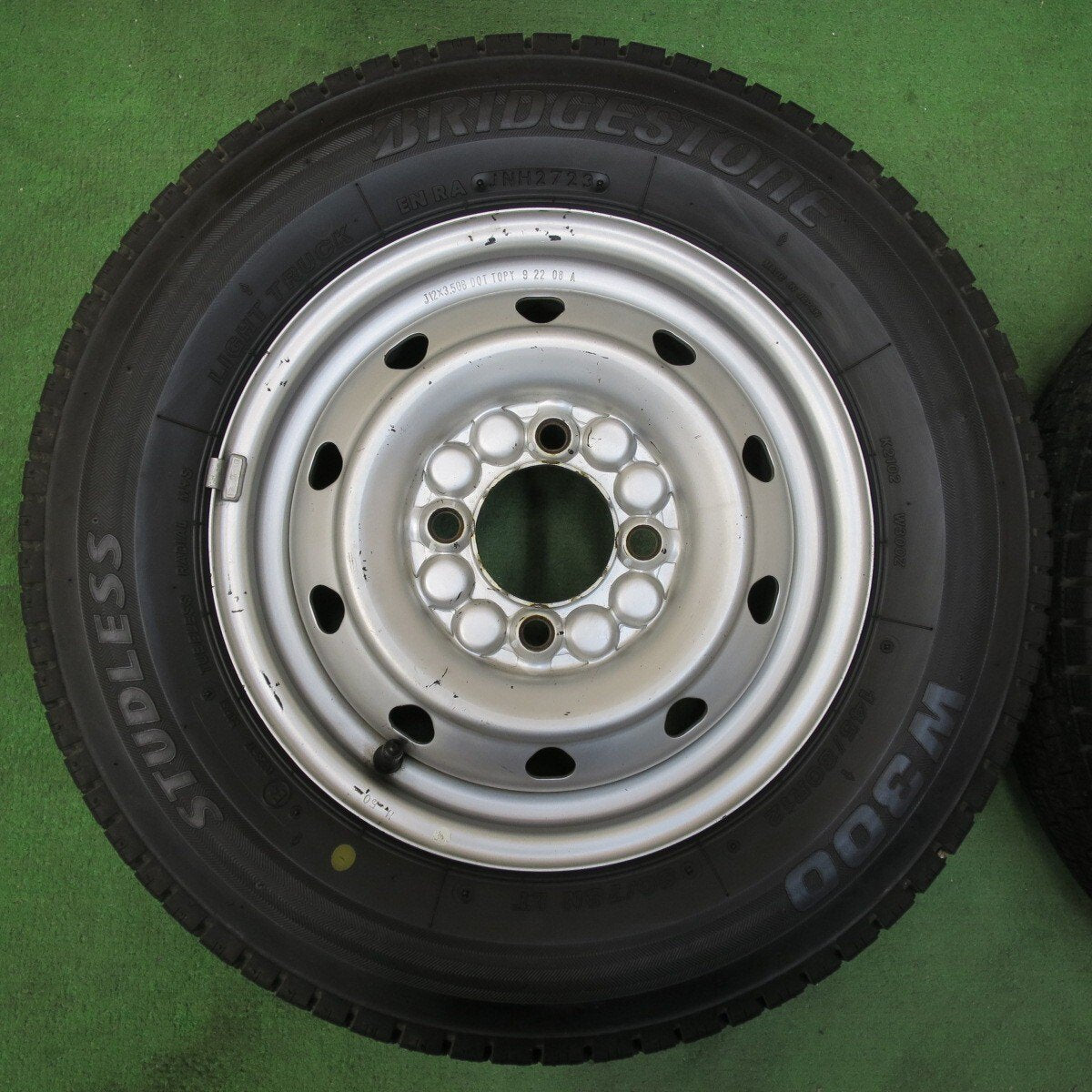 バリ溝!23年!9.5分★スタッドレス 145/80R12 80/78N ブリヂストン W300 TOPY スチール 12インチ PCD100/4H★5011810イス