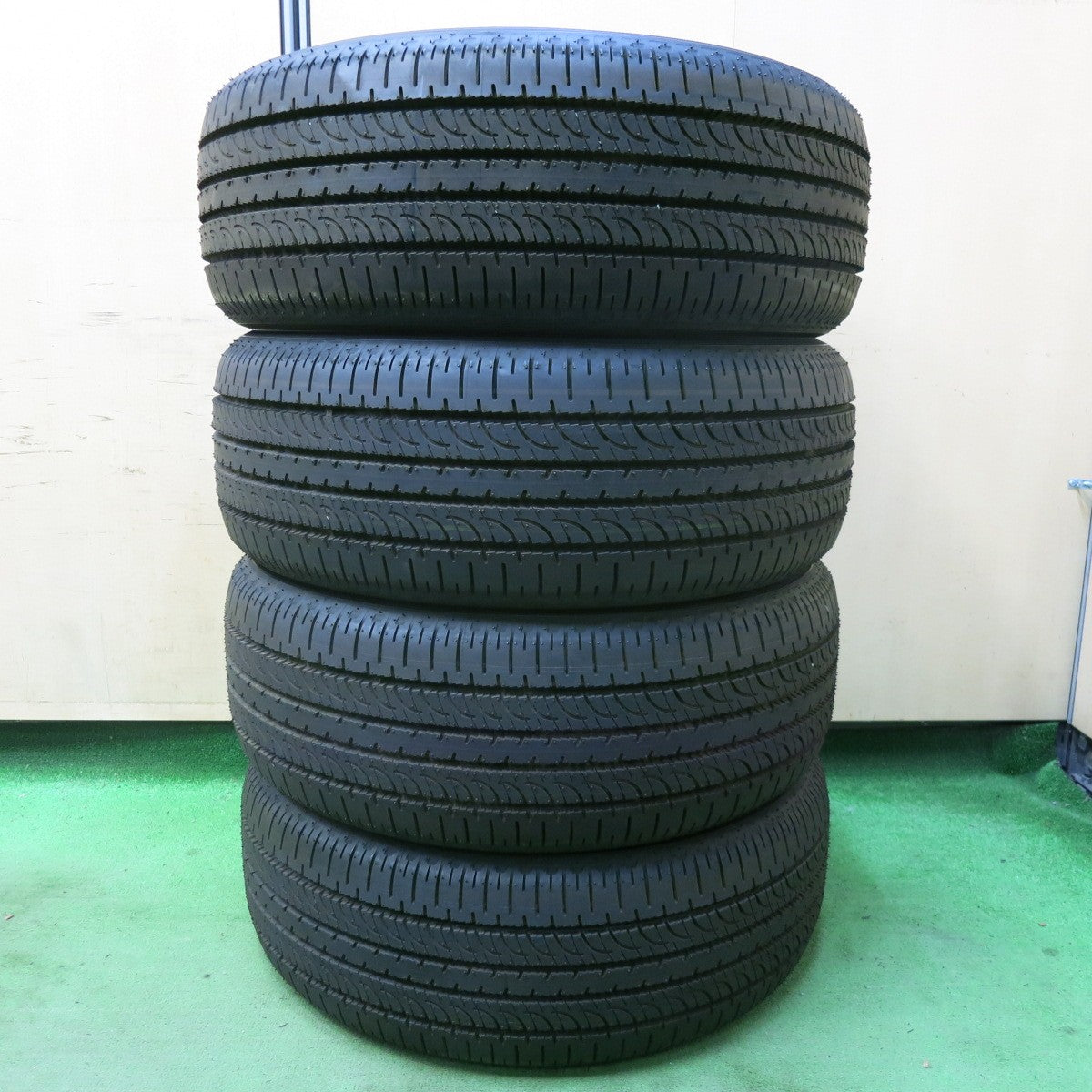 新車外し!24年★225/55R18 ヨコハマ ジオランダー SUV G055 タイヤ 18インチ デリカ D:5 シャモニー エクストレイル アウトランダー 等★5061109SYノタ