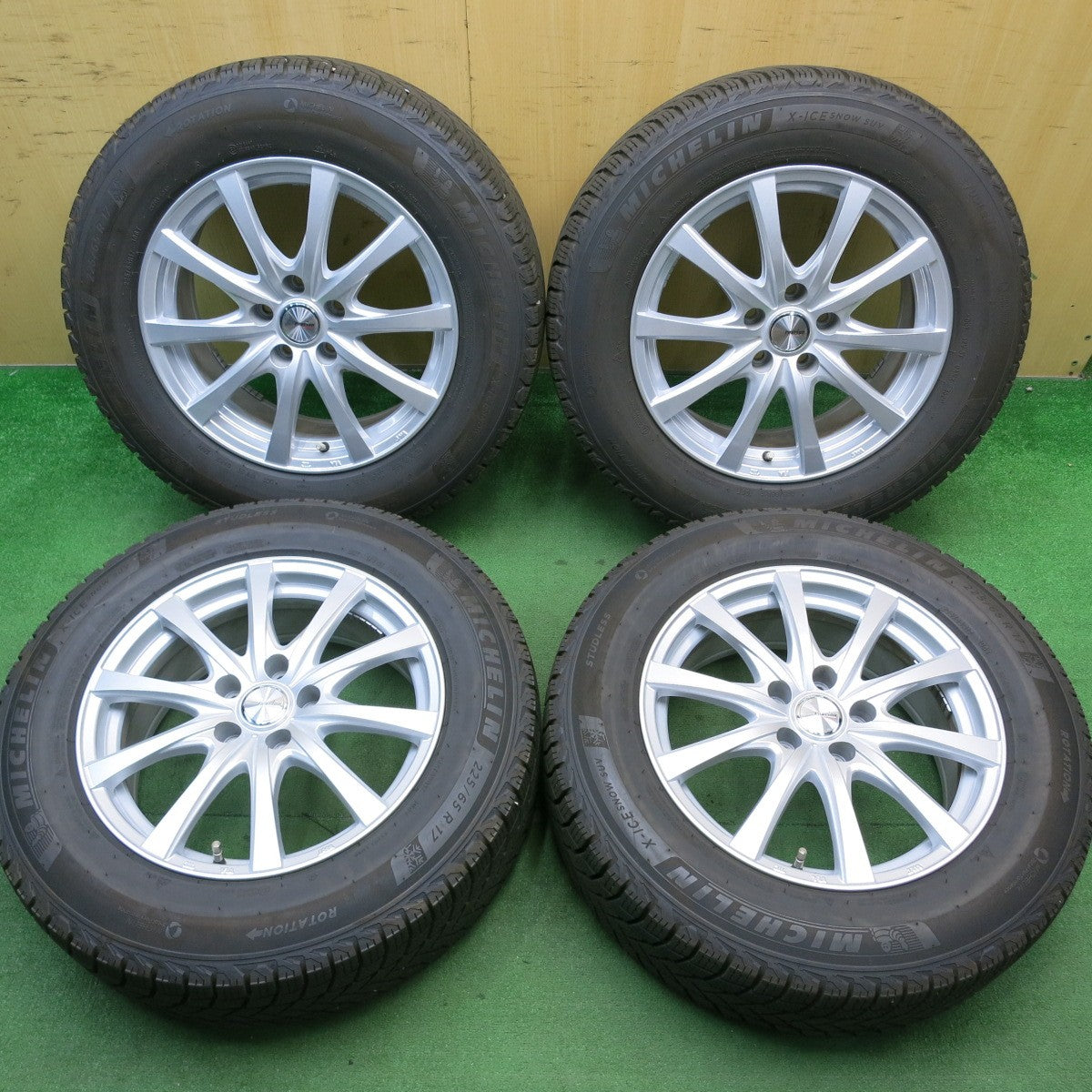 バリ溝!24年!キレイ!ほぼ10分★スタッドレス 225/65R17 ミシュラン X-ICE SNOW SUV ravrion RS01 ラブリオン 17インチ PCD114.3/5H★5051106HAス