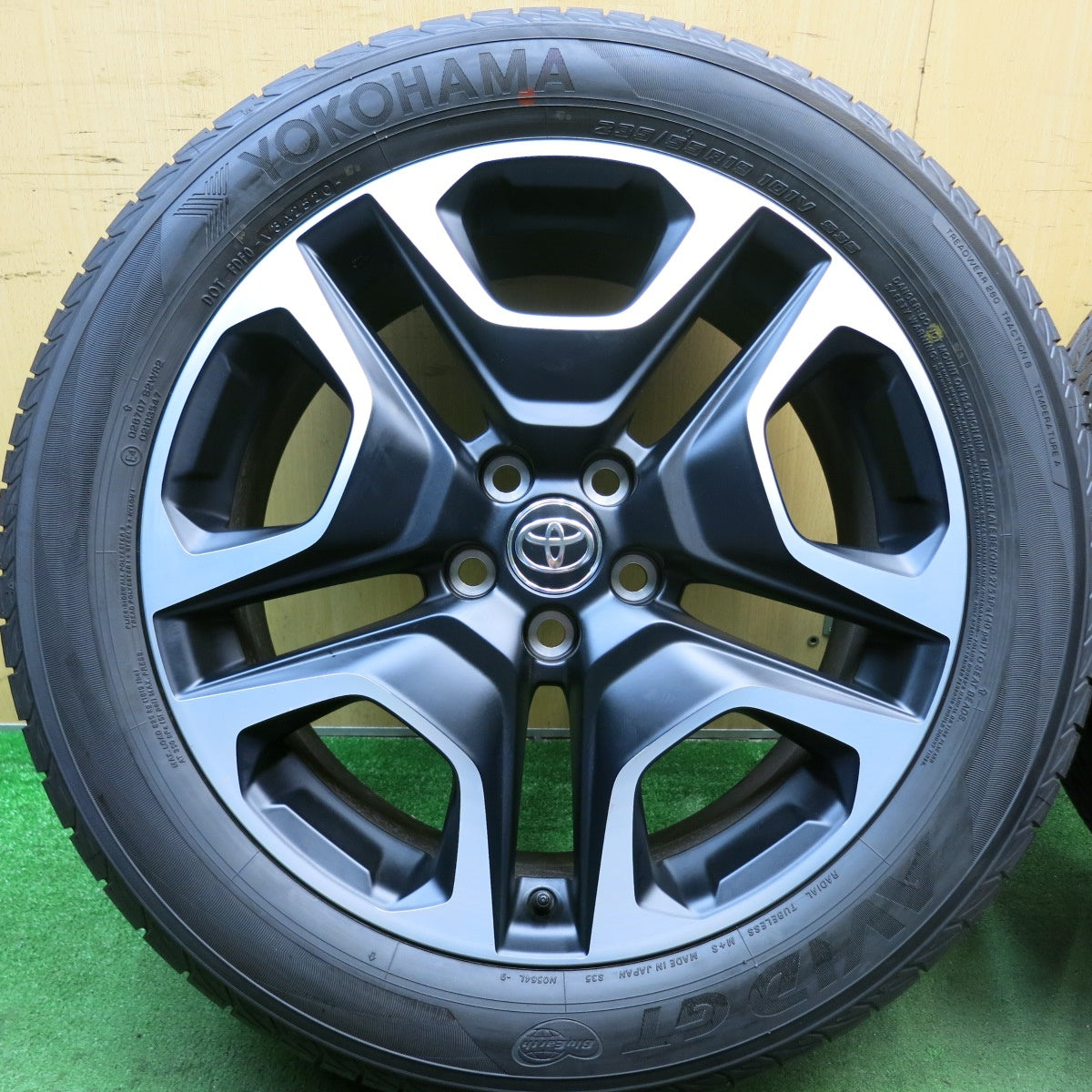 新車外し★トヨタ RAV4 アドベンチャー 純正 235/55R19 ヨコハマ AVID GT S35 18インチ PCD114.3/5H★5091108HAノ