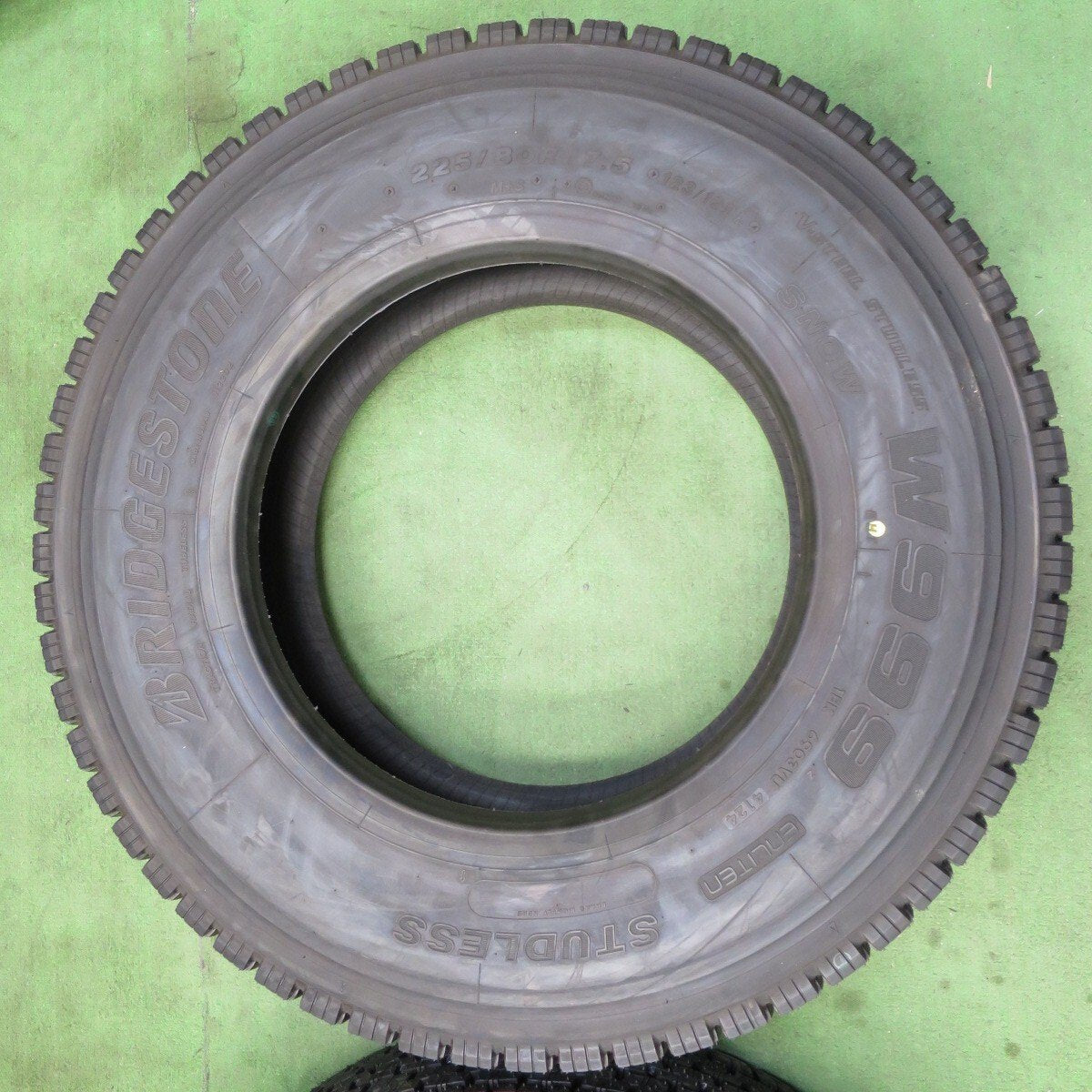 未使用!24年★トラック タイヤ 225/80R17.5 123/122L スタッドレス ブリヂストン W999 17.5インチ★5012907イスタ