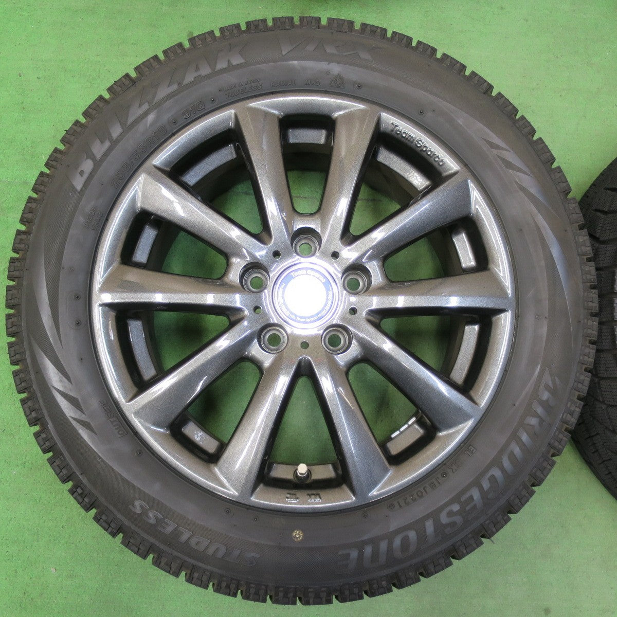 バリ溝!21年!キレイ!9.5分★ワーゲン 等 205/55R16 スタッドレス ブリヂストン ブリザック VRX Team Sparco チームスパルコ 16インチ PCD112/5H★5051206イス