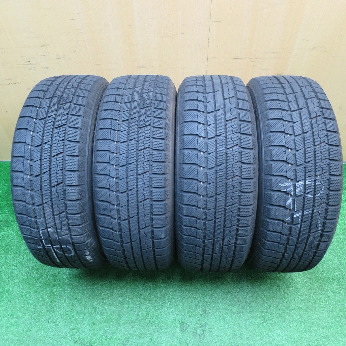 バリ溝!9.5分以上★スタッドレス 225/60R17 トーヨー ウインター トランパス TX RiZLEY ライツレー 17インチ PCD114.3/5H★5102604NJス