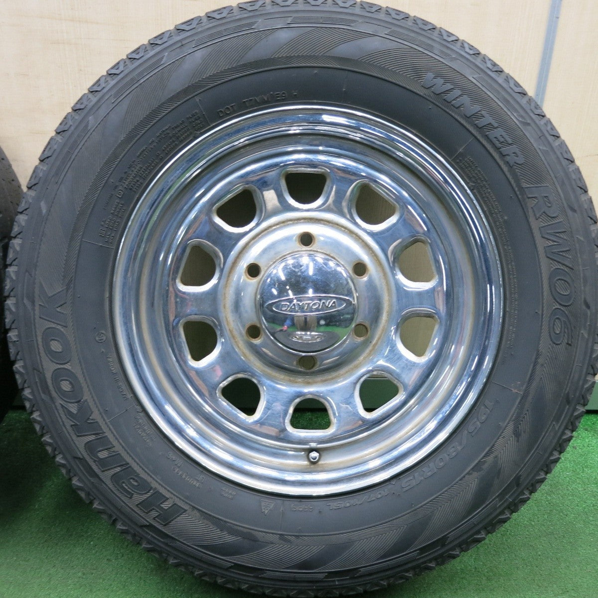 4本価格★DAYTONA デイトナ 195/80R15 スタッドレス ハンコック ウインター RW06 15インチ PCD139.7/6H★4051006HAス
