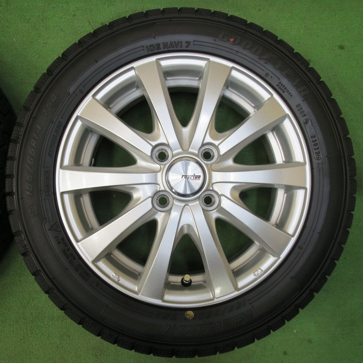 超バリ溝!22年!キレイ!ほぼ10分★スタッドレス 155/65R14 グッドイヤー アイスナビ7 ravrion RS01 ラブリオン 14インチ PCD100/4H★5021113イス