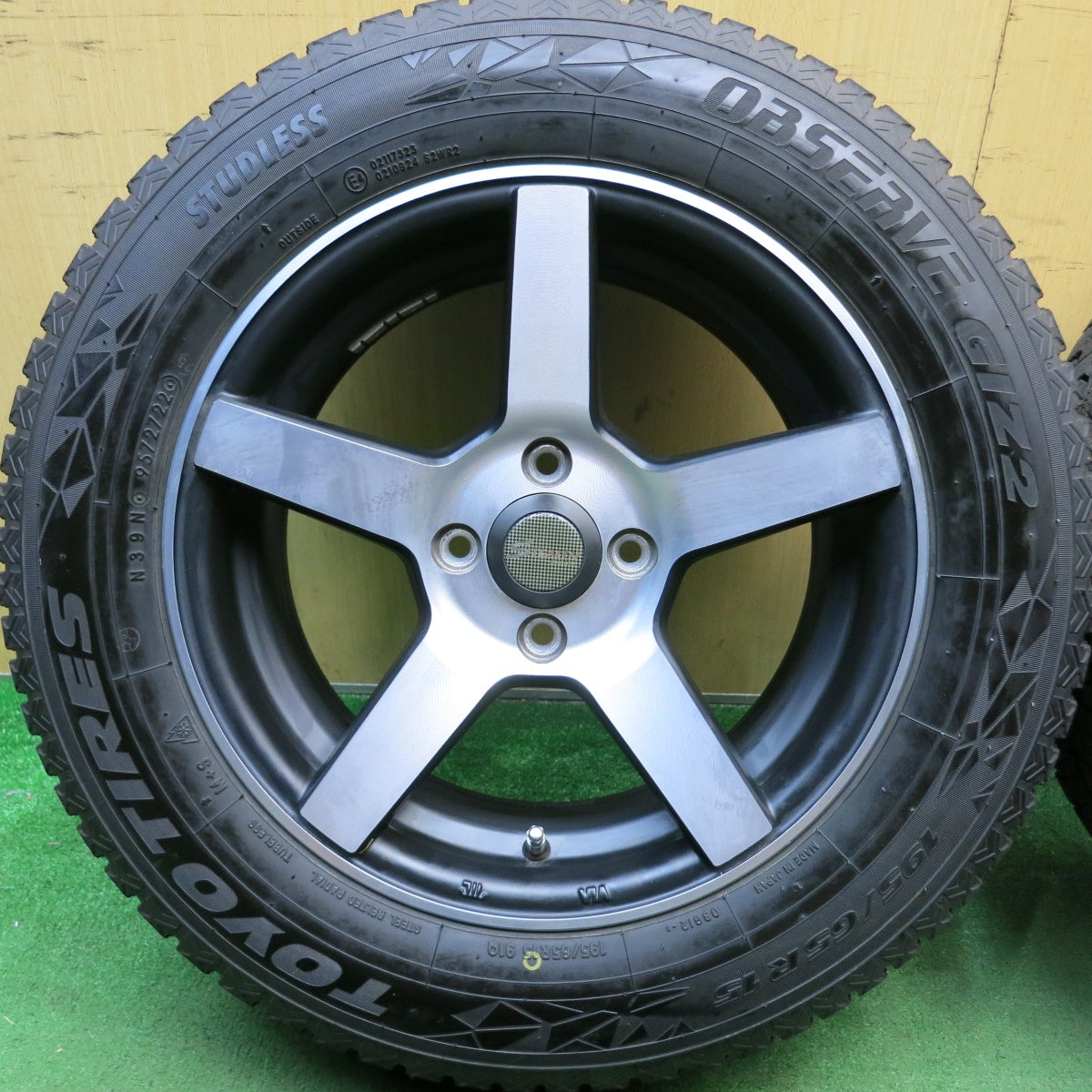 バリ溝!22年!キレイ!9.5分★STEALTH RACING SPEC-02 195/65R15 スタッドレス トーヨー オブザーブ GIZ2 ステルス レーシング 15インチ PCD100/4H★5100403HAス