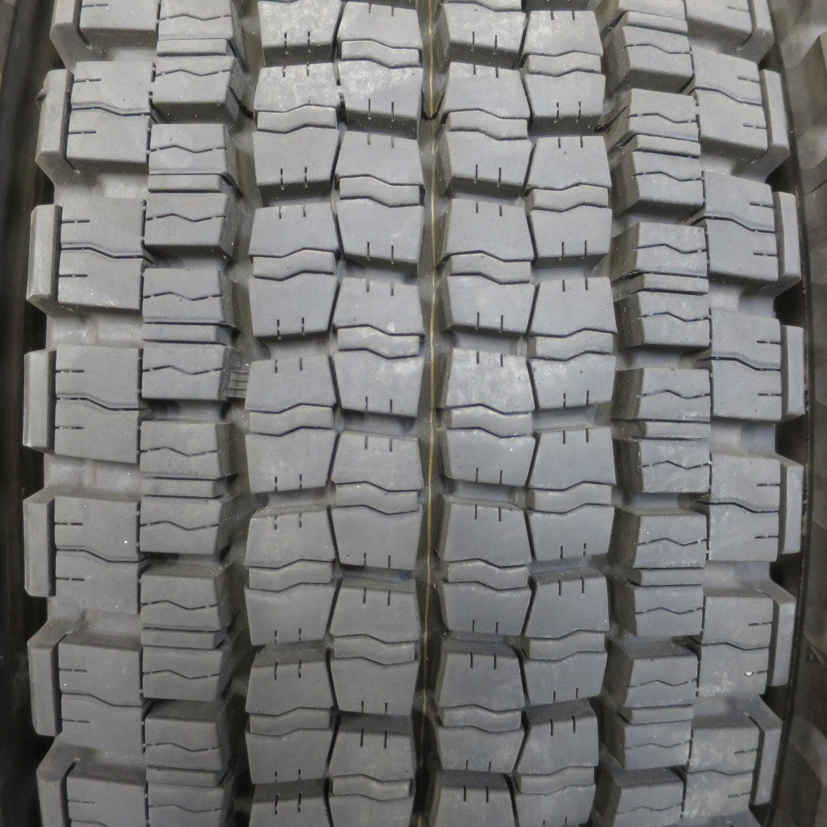 バリ溝!23年!9.5分!6本★トラック タイヤ 225/80R17.5 123/122L スタッドレス ダンロップ デクテス SP001 DECTES 17.5インチ★6051501イスタ