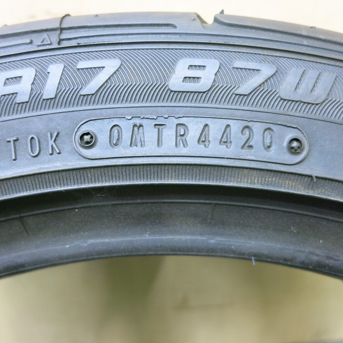 未使用!1本★215/45R17 ダンロップ ディレッツァ DZ101 タイヤ 17インチ プリウス 86 BRZ カローラ インプレッサ レガシィ 等★5052105ナノタ