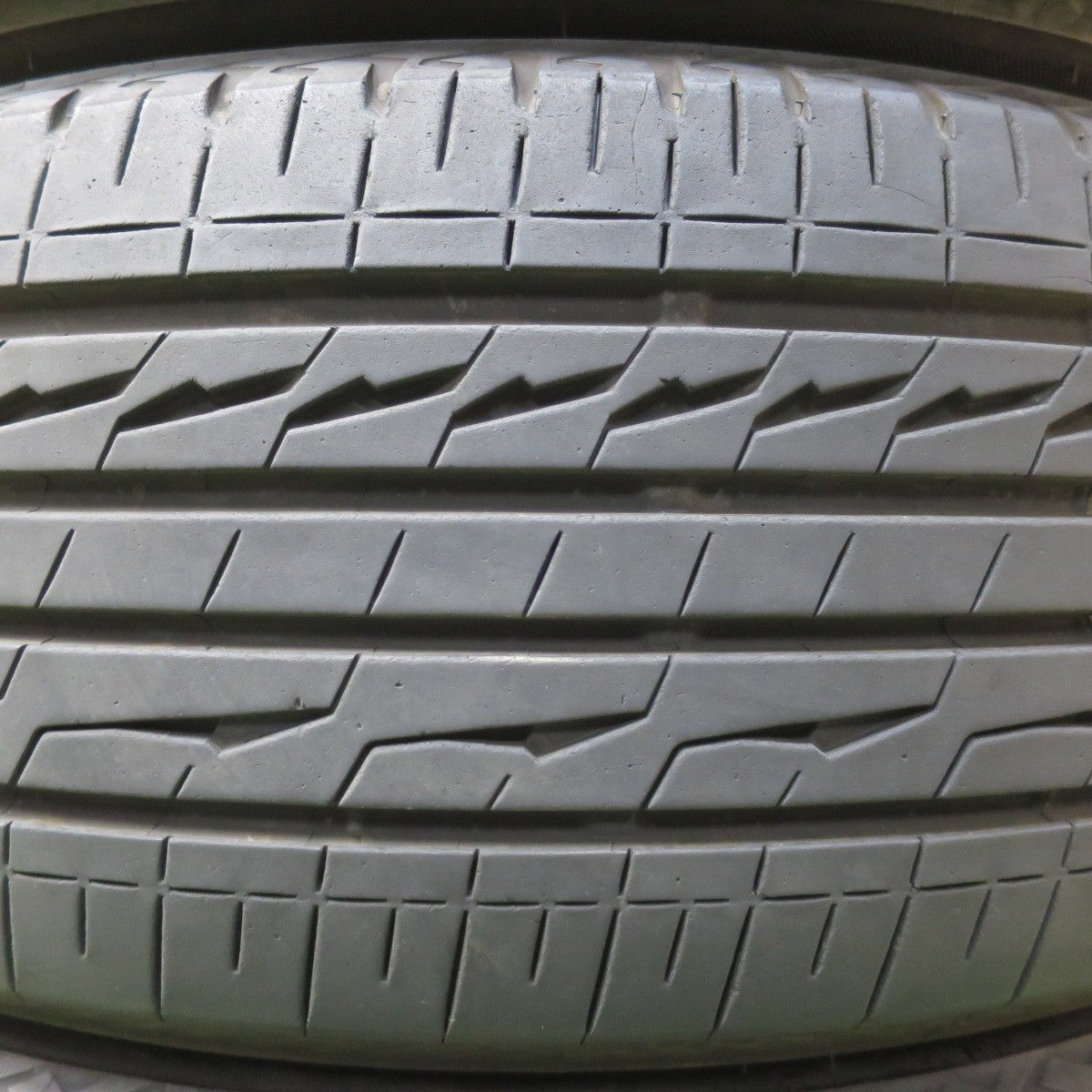 バリ溝!24年!8.5分★225/60R18 ブリヂストン アレンザ LX100 タイヤ 18インチ アウトバック ハリアー RAV4 等★6052304イノタ
