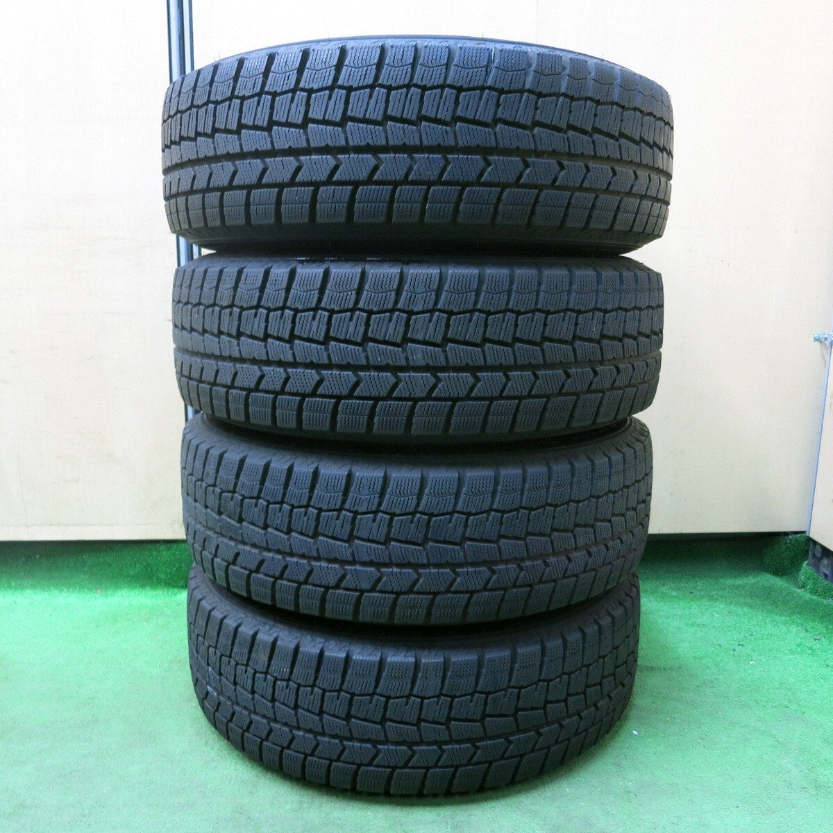 バリ溝!キレイ!9.5分以上★レアマイスター プレミックス アマルフィ 195/65R16 スタッドレス ダンロップ ウインターマックス WM02 16インチ PCD100/4H★4110807SYス