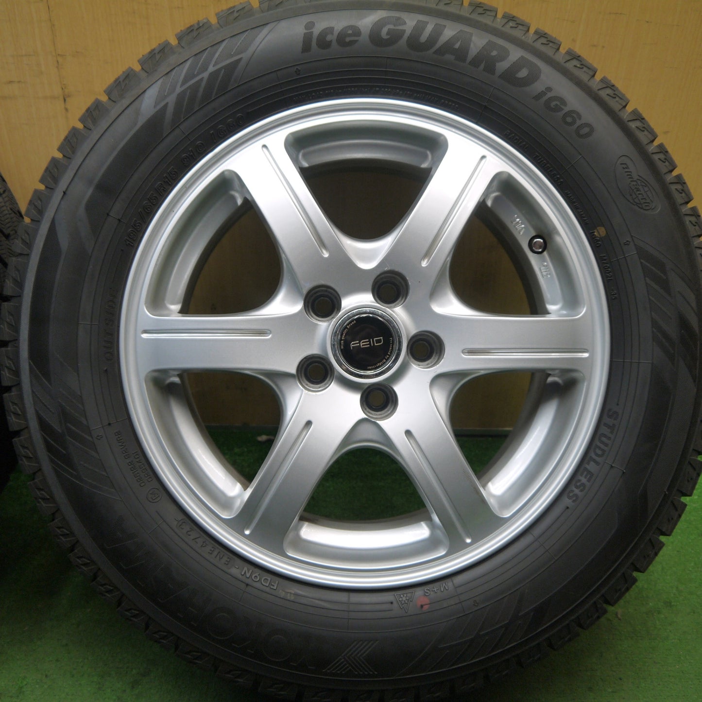 バリ溝!23年!9.5分★プリウス 等 195/65R15 スタッドレス ヨコハマ アイスガード iG60 FEID G6 フェイド 15インチ PCD100/5H★5091601Hス