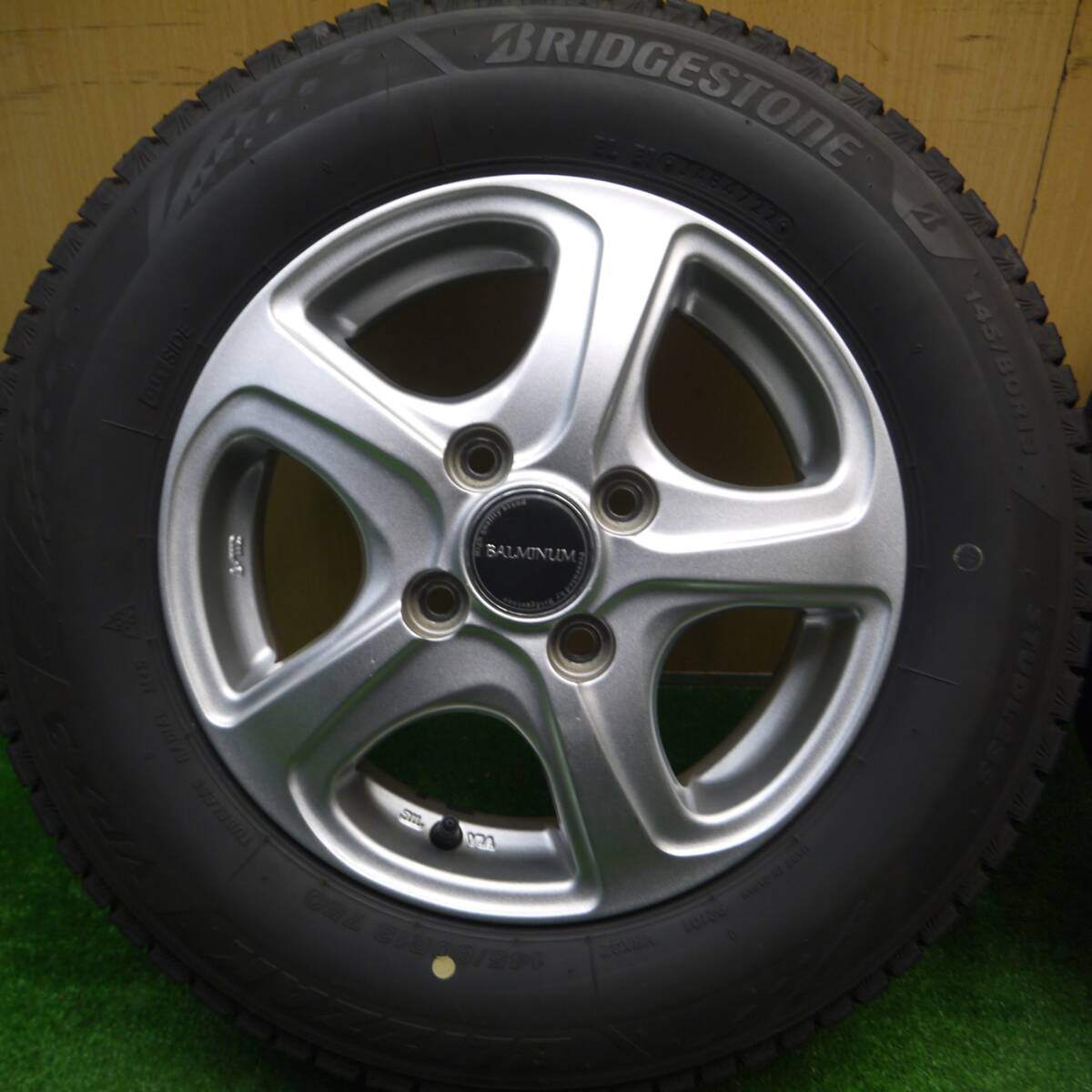 バリ溝!22年!キレイ!9分★スタッドレス 145/80R13 ブリヂストン ブリザック VRX3 BALMINUM バルミナ 13インチ PCD100/4H★5010611Hス
