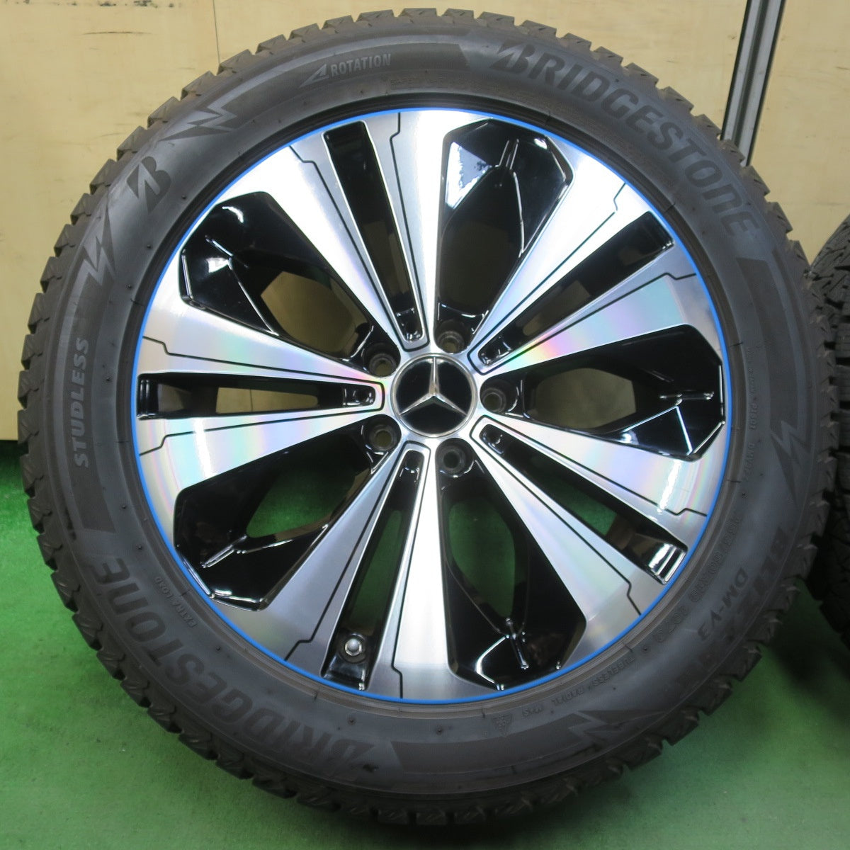 センサー付!バリ溝!21年!キレイ!9.5分★ベンツ N293 EQC 純正 235/55R19 255/50R19 スタッドレス ブリヂストン ブリザック DM-V3 19インチ PCD112/5H★5092703イス