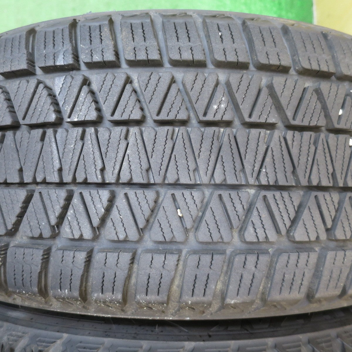 バリ溝!24年!キレイ!9.5分★G-SPEED スタッドレス 225/55R18 ブリヂストン ブリザック DM-V3 Gスピード 18インチ PCD114.3/5H★5092404NJス